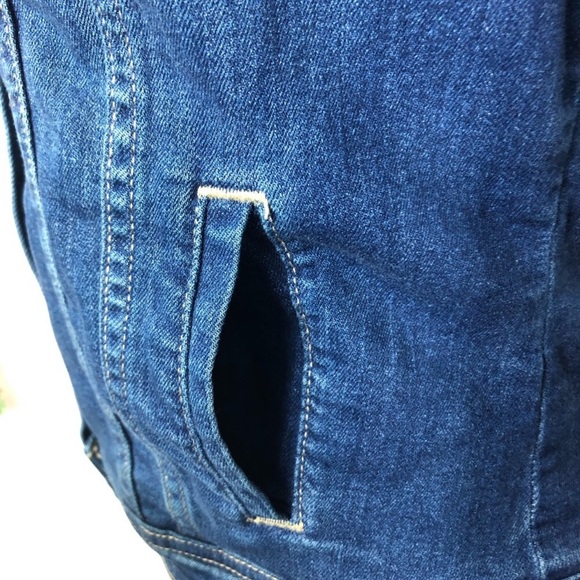 Old Navy Denim Jacket Cropped Small Pockets - Picture 3 of 8